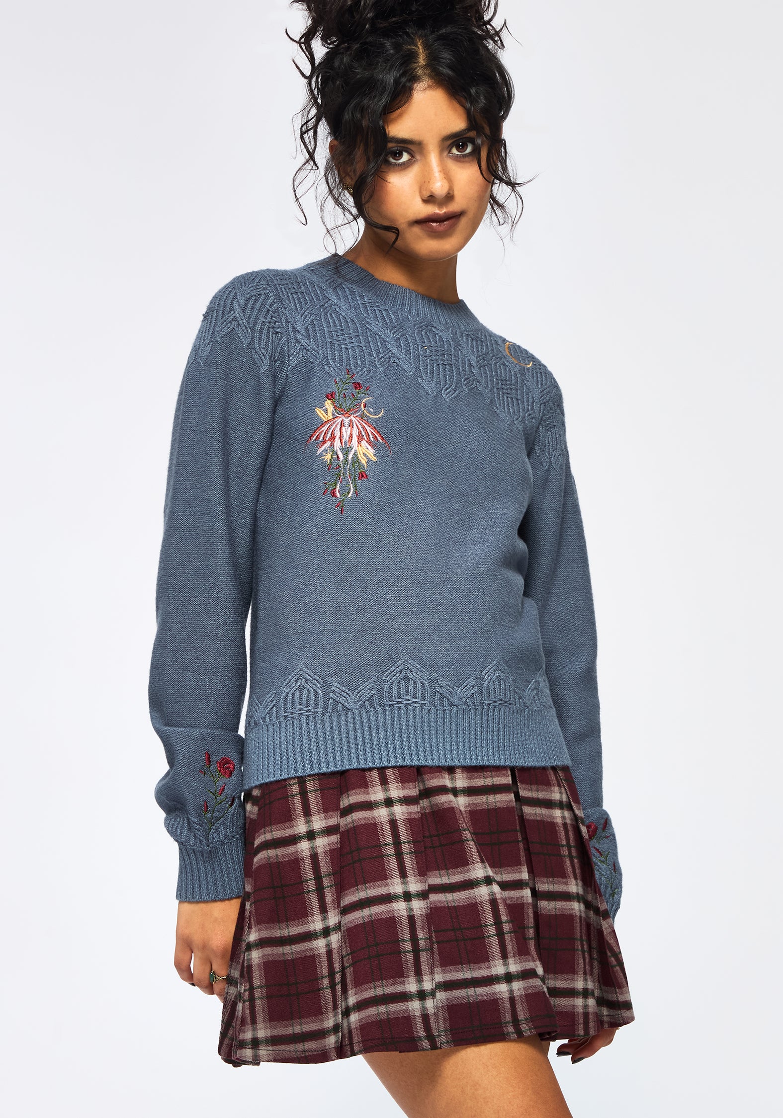 Selenia Moth Embroidered Cable Twist Knit Jumper – Blue